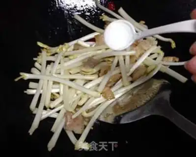 Make Peanut sprouts step 6