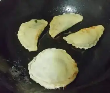 Make An egg box step 16