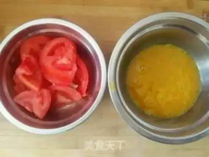 Make Tomato egg noodles step 0