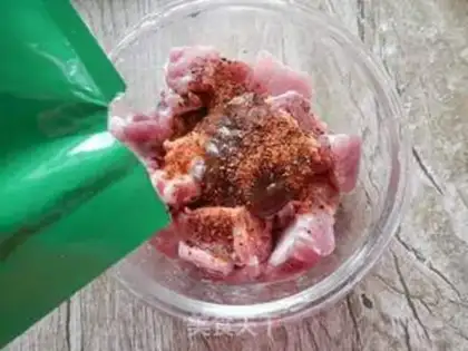Make Black pepper steak step 1