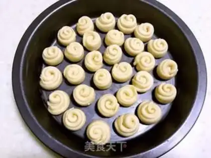 Make Rose bread step 5