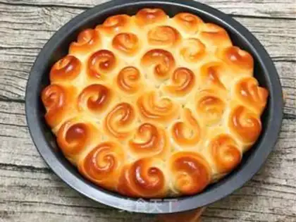 Make Rose bread step 7