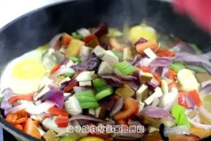 Make North African eggs step 5