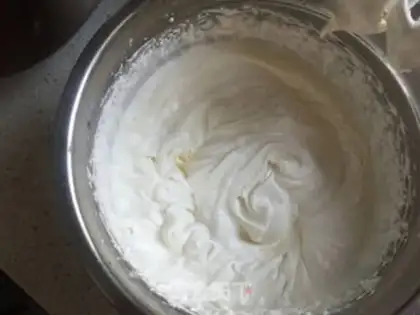 Make Fruit cream cake step 1