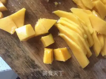 Make Fruit cream cake step 2