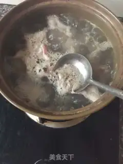 Make Shrimp chopstick soup step 2