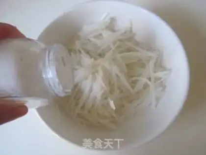 Make A white radish step 1