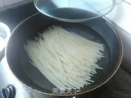 Make Pyramid rice powder step 1