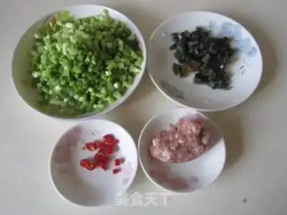 Make Porridge eggs and garlic step 0