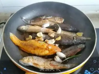 Make Red Burn Creek Fish Crush step 2