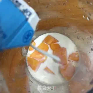 Make Cucumber milk step 1