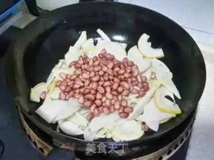 Make Peanut Springs step 4