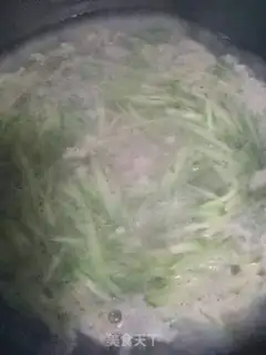 Make Shrimp cucumber spicy soup step 2
