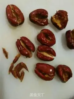 Make Red dates and walnuts step 1