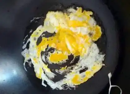 Make Blondie egg fried rice step 6