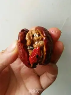 Make Red dates and walnuts step 5