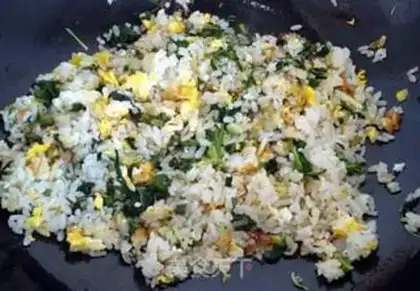 Make Blondie egg fried rice step 10