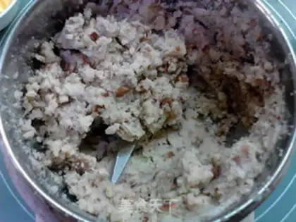 Make Pineapple pineapple rib butter cake step 2