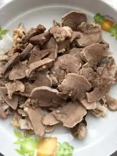 Make Garlic spicy pig tongue step 3