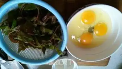 Make Fried eggs step 1