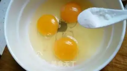 Make Fried eggs step 2