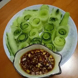 Make Cool cucumber rolls step 0