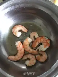 Make Pineapple shrimp string step 1
