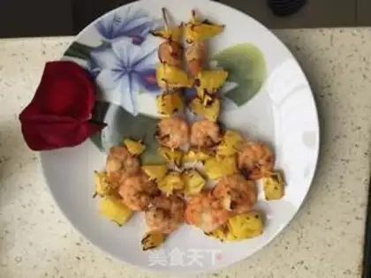 Make Pineapple shrimp string step 5