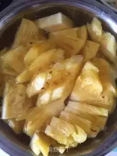 Make Pineapple crotch step 1