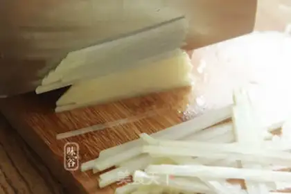 Make Frozen potatoes step 1