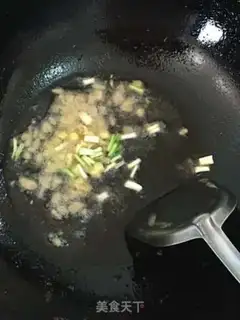 Make The egg of quail burns lion heads step 7