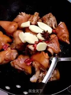 Make Red burning pig hoof step 4