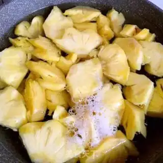 Make Homemade pineapple cans step 2