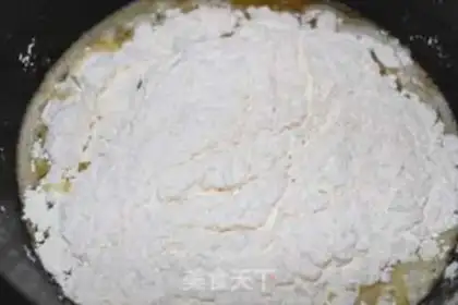 Make Strawberry-cracker step 1