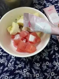 Make Powdered yogurt salad step 1