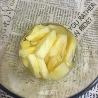 Make Mango pineapple juice step 1