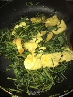 Make Sprouts and eggs step 3