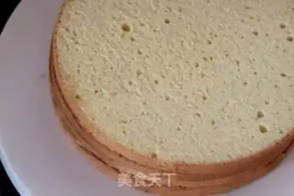 Make A teddy tiramisu cake step 6