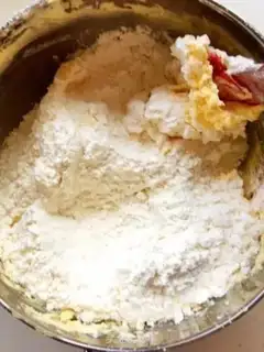 Make Strawberry jam cookies step 4