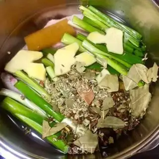 Make A simple version of halose wings step 2