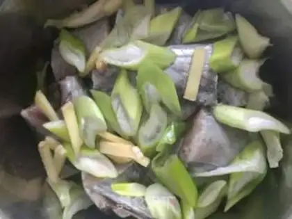 Make Red-fried fish step 1