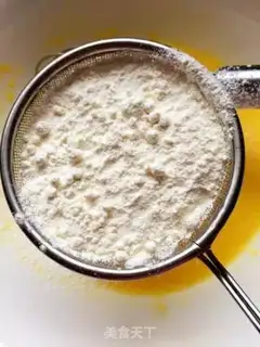 Make Strawberry cake rolls step 2
