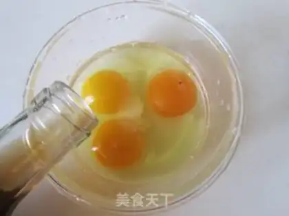 Make Sniffles, fried eggs step 1