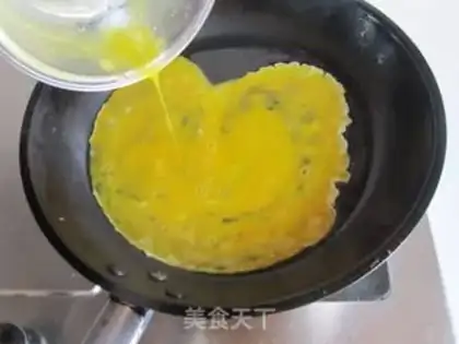 Make Sniffles, fried eggs step 2