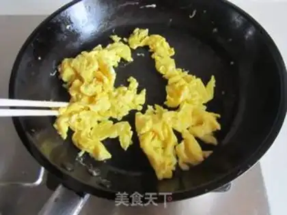 Make Sniffles, fried eggs step 3