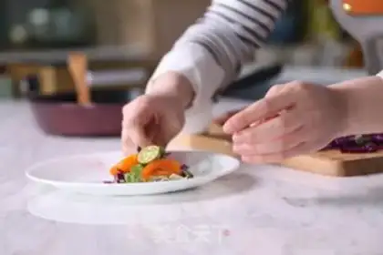 Make Strawberry sauce, black curd duck step 5