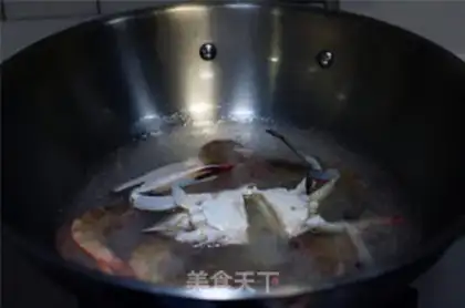 Make Curry crab rice step 3