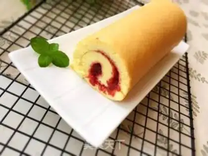 Make Strawberry cake rolls step 17