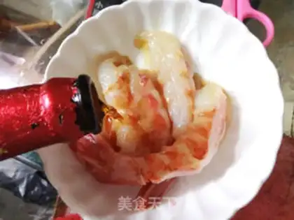 Make A salad sauce with garlic shrimp step 3