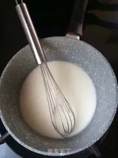 Make The salad sauce pine bun step 1